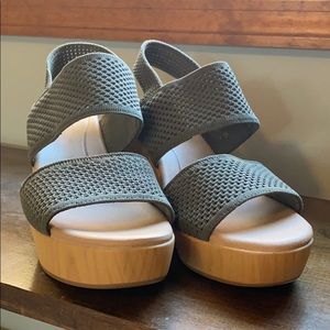 NWOT Dr. Scholls Becca Block Heel Platform Sandals